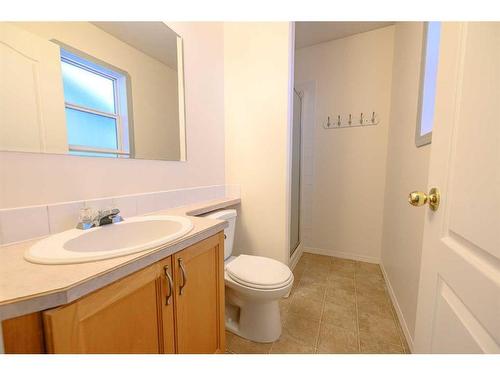 11918 105 Street, Grande Prairie, AB - Indoor Photo Showing Bathroom