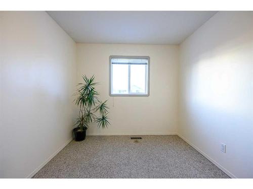 11918 105 Street, Grande Prairie, AB - Indoor Photo Showing Other Room