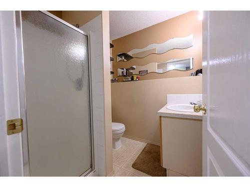 11918 105 Street, Grande Prairie, AB - Indoor Photo Showing Bathroom