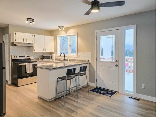 10710 104Th Avenue, Grande Cache, AB - Indoor Photo Showing Kitchen