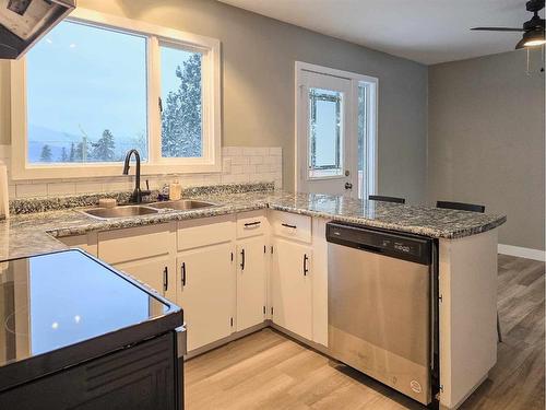 10710 104Th Avenue, Grande Cache, AB - Indoor Photo Showing Kitchen With Double Sink