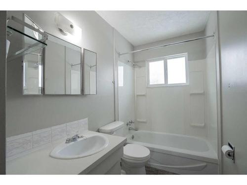 7414 98A St, Peace River, AB - Indoor Photo Showing Bathroom