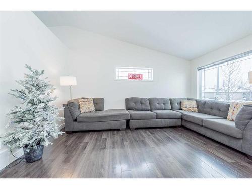 6934 115B Street, Grande Prairie, AB - Indoor Photo Showing Living Room