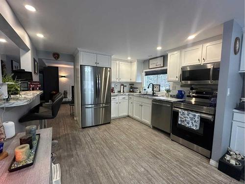 75132 181 Range, High Prairie, AB - Indoor Photo Showing Kitchen