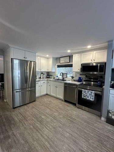 75132 181 Range, High Prairie, AB - Indoor Photo Showing Kitchen