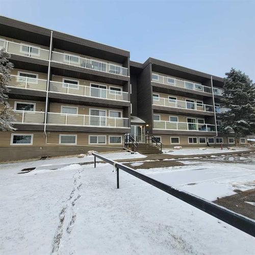 302-9005 99 Street, Peace River, AB - Outdoor With Balcony With Facade