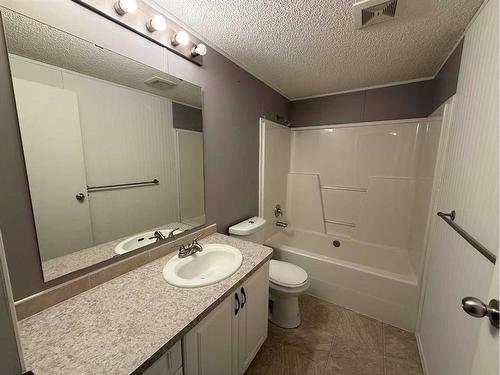 10117 100 Street, Nampa, AB - Indoor Photo Showing Bathroom