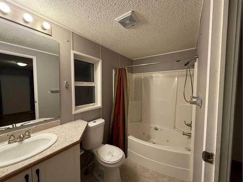 10117 100 Street, Nampa, AB - Indoor Photo Showing Bathroom