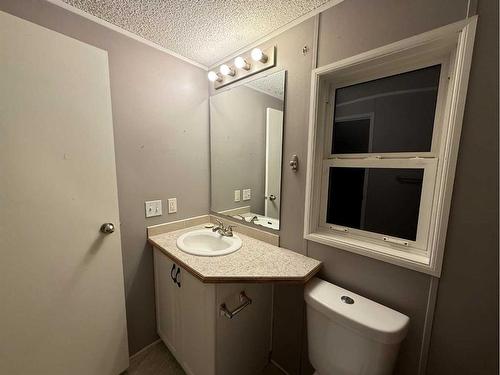 10117 100 Street, Nampa, AB - Indoor Photo Showing Bathroom