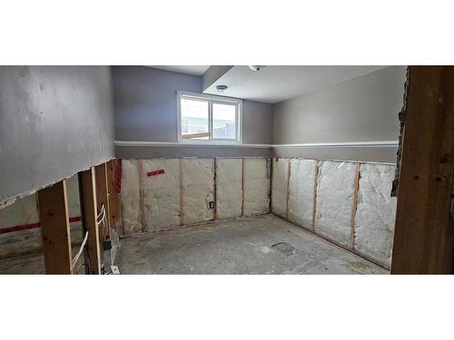 198 Pinnacle Drive, Grande Prairie, AB - Indoor Photo Showing Other Room