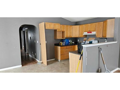 198 Pinnacle Drive, Grande Prairie, AB - Indoor Photo Showing Kitchen