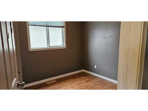 198 Pinnacle Drive, Grande Prairie, AB - Indoor Photo Showing Other Room