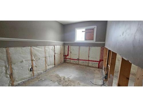 198 Pinnacle Drive, Grande Prairie, AB - Indoor Photo Showing Other Room