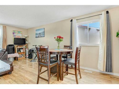 8612-100 Street, Grande Prairie, AB - Indoor Photo Showing Dining Room