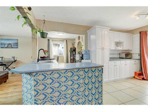 8612-100 Street, Grande Prairie, AB - Indoor Photo Showing Kitchen