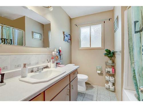 8612-100 Street, Grande Prairie, AB - Indoor Photo Showing Bathroom