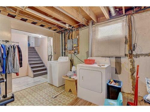 8612-100 Street, Grande Prairie, AB - Indoor Photo Showing Laundry Room