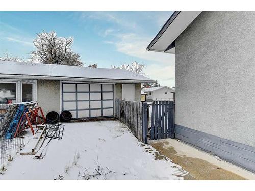 8612-100 Street, Grande Prairie, AB - Outdoor