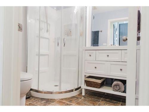 10142 115 Avenue, Grande Prairie, AB - Indoor Photo Showing Bathroom