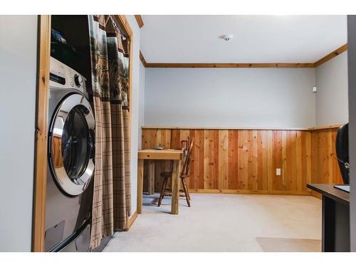 10142 115 Avenue, Grande Prairie, AB - Indoor Photo Showing Laundry Room