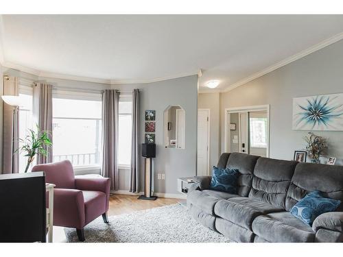 10142 115 Avenue, Grande Prairie, AB - Indoor Photo Showing Living Room