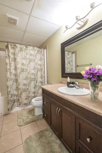 12709 105 Street, Grande Prairie, AB - Indoor Photo Showing Bathroom