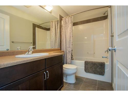 10225 85B Street, Grande Prairie, AB - Indoor Photo Showing Bathroom