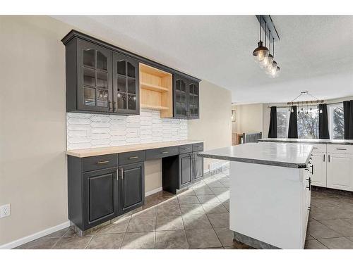 739 Oak Drive, Beaverlodge, AB - Indoor Photo Showing Kitchen