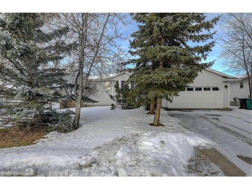 739 Oak Drive, Beaverlodge, AB - Outdoor