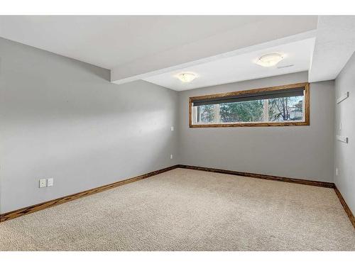 739 Oak Drive, Beaverlodge, AB - Indoor Photo Showing Other Room