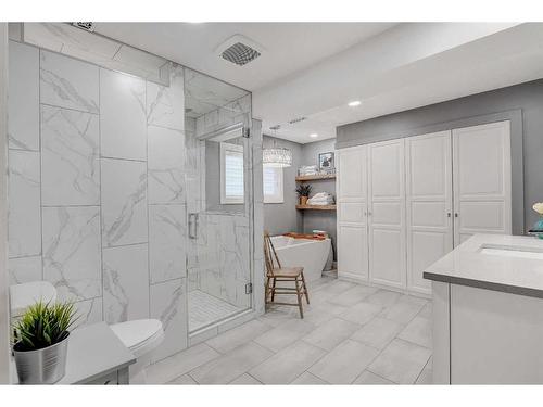 739 Oak Drive, Beaverlodge, AB - Indoor Photo Showing Bathroom