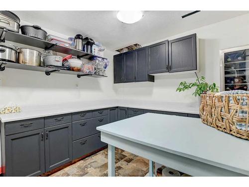 739 Oak Drive, Beaverlodge, AB - Indoor Photo Showing Kitchen