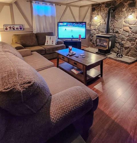 10834 99Th Avenue, Grande Cache, AB - Indoor Photo Showing Living Room