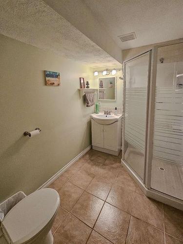 10834 99Th Avenue, Grande Cache, AB - Indoor Photo Showing Bathroom