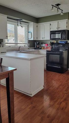 10834 99Th Avenue, Grande Cache, AB - Indoor Photo Showing Kitchen