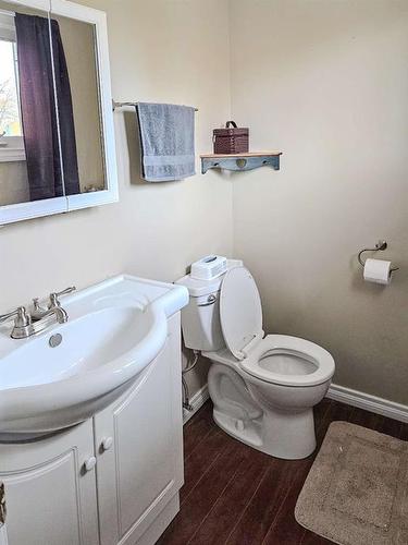 10834 99Th Avenue, Grande Cache, AB - Indoor Photo Showing Bathroom