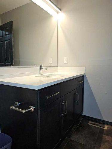 11317 71 Avenue, Grande Prairie, AB - Indoor Photo Showing Bathroom