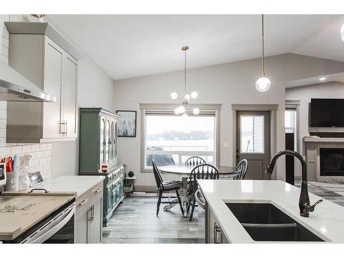 8685 122 Avenue, Grande Prairie, AB - Indoor Photo Showing Kitchen With Double Sink With Upgraded Kitchen