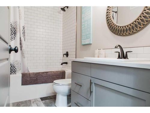 8685 122 Avenue, Grande Prairie, AB - Indoor Photo Showing Bathroom