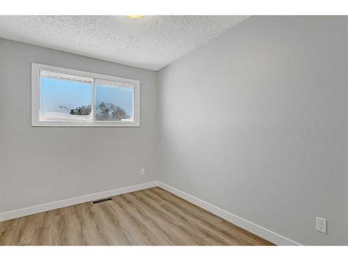 9528 98 Street, Wembley, AB - Indoor Photo Showing Other Room