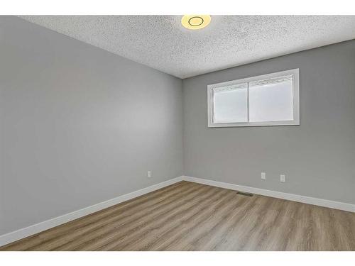 9528 98 Street, Wembley, AB - Indoor Photo Showing Other Room