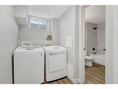 9528 98 Street, Wembley, AB - Indoor Photo Showing Laundry Room