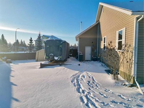 9122 133 Avenue, Peace River, AB - Outdoor