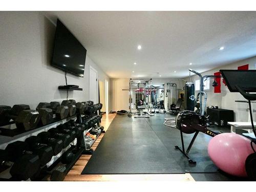 9122 133 Avenue, Peace River, AB - Indoor Photo Showing Gym Room