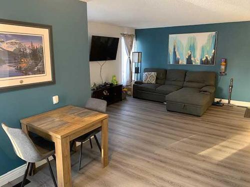 4314 54 Street, Grimshaw, AB - Indoor Photo Showing Living Room