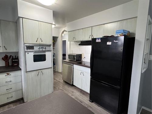 10266 111 Avenue, Grande Prairie, AB - Indoor Photo Showing Kitchen