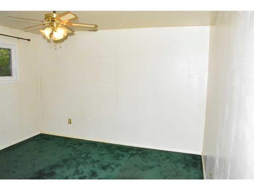 5018 49 Avenue, Berwyn, AB - Indoor Photo Showing Other Room