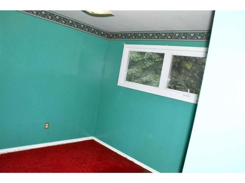 5018 49 Avenue, Berwyn, AB - Indoor Photo Showing Other Room