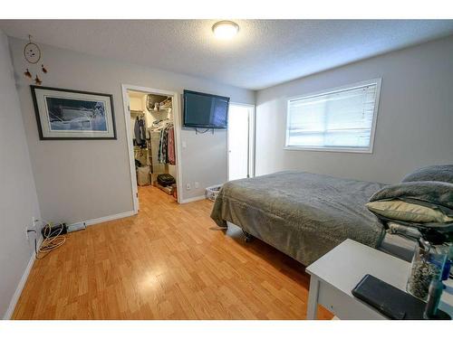 12509 98 Street, Grande Prairie, AB - Indoor Photo Showing Bedroom