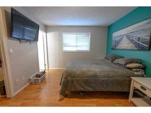 12509 98 Street, Grande Prairie, AB - Indoor Photo Showing Bedroom